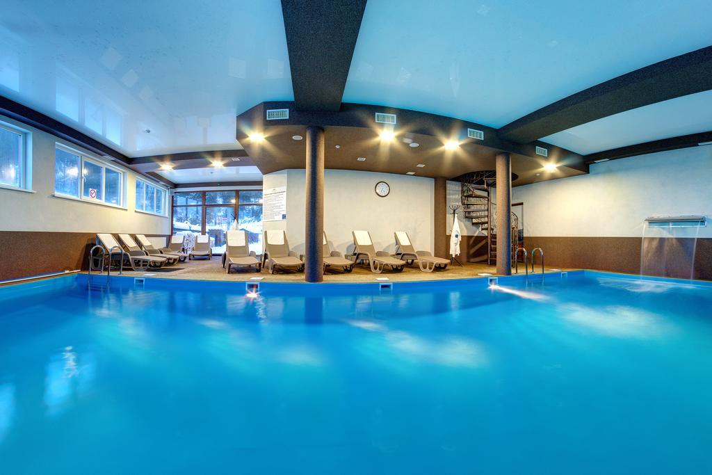 Milli & Jon Hotel Буковел Екстериор снимка