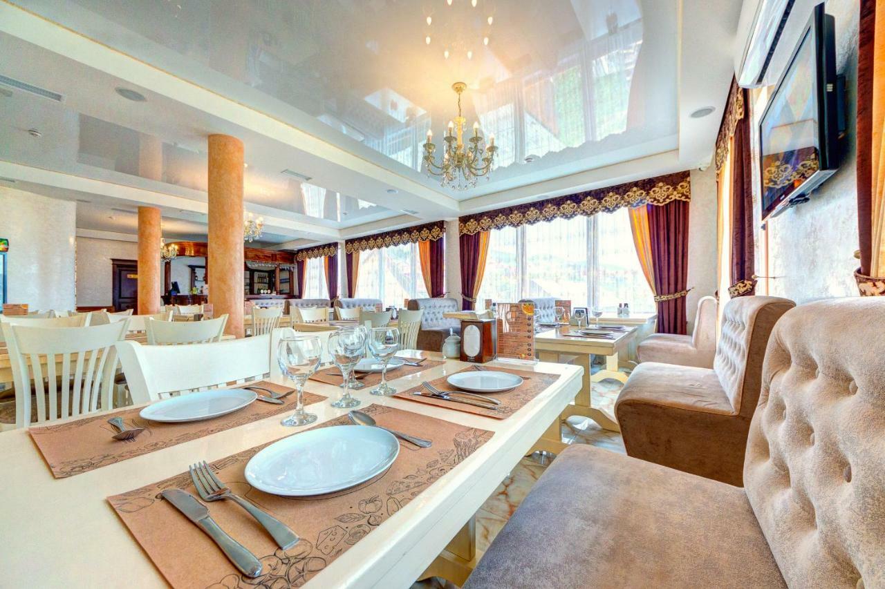Milli & Jon Hotel Буковел Екстериор снимка