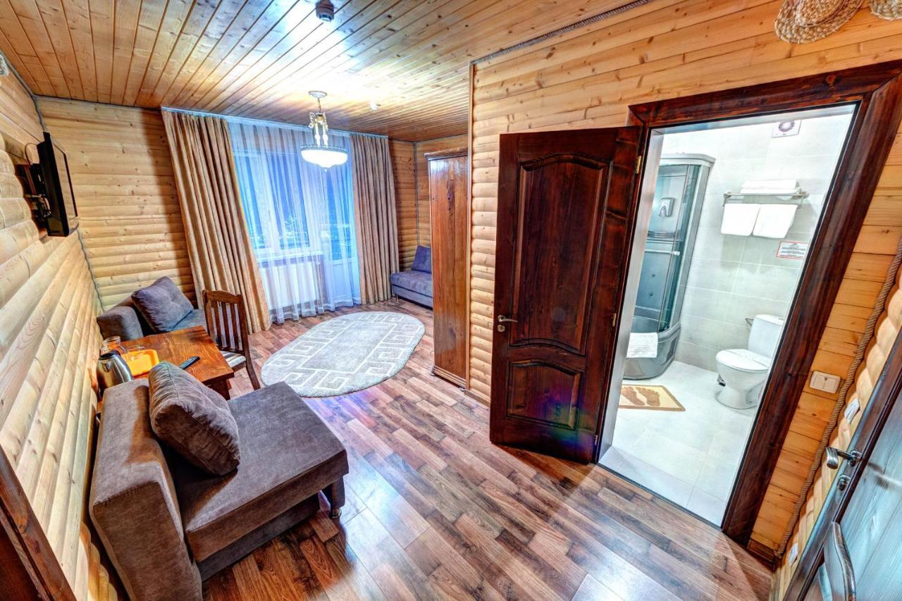 Milli & Jon Hotel Буковел Екстериор снимка